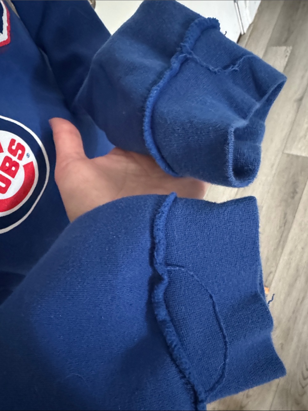 5th & Ocean Blue Chicago Cubs Pullover Hoodie MLB Comfy sweatshirt medium - Picture 3 of 6